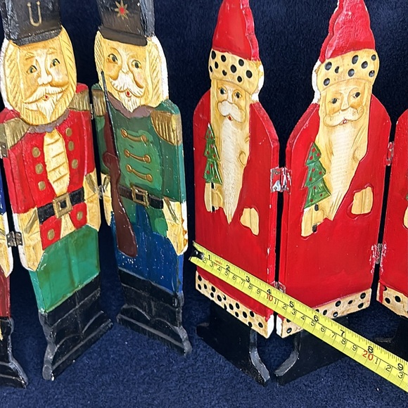 Wood 3 Panel Santas and Soldiers. Vintage. Carved fronts. Two sets of 3 panels - Picture 7 of 7